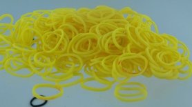 600 ELASTIEKJES RAINBOW / LOOM BANDS (geel) 600 ELASTIEKJES RAINBOW / LOOM BANDS (geel)