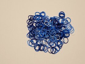 200 ELASTIEKJES RAINBOW / LOOM BANDS  Mix kleur Blauw 200 ELASTIEKJES RAINBOW / LOOM BANDS  Mix kleur Blauw