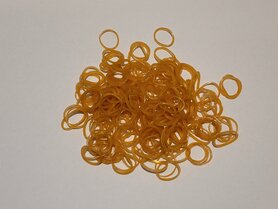 200 ELASTIEKJES RAINBOW / LOOM BANDS  Goud 200 ELASTIEKJES RAINBOW / LOOM BANDS  Goud